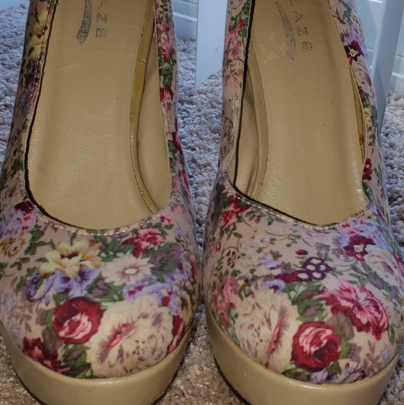 Shoes - Picture 3 of 3